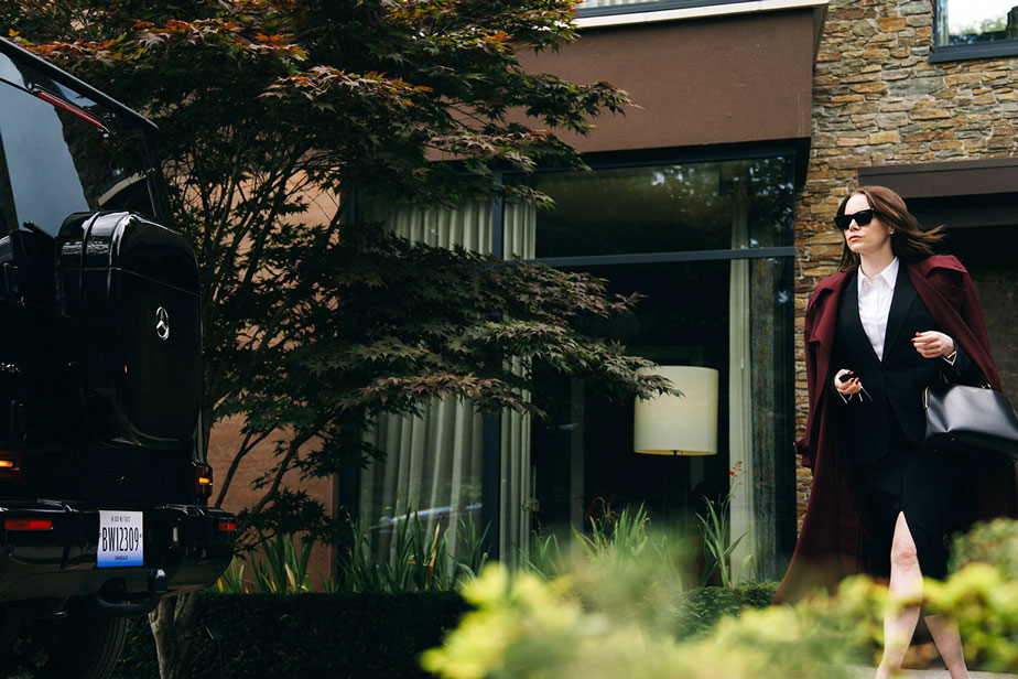 Bugonia Film Set Emma Stone